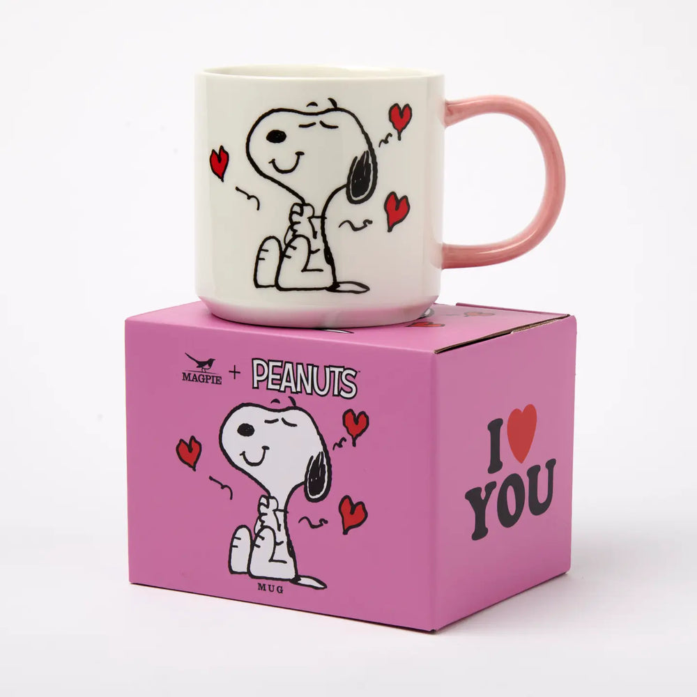 Peanuts Snoopy I Love You mug with its pink gift box