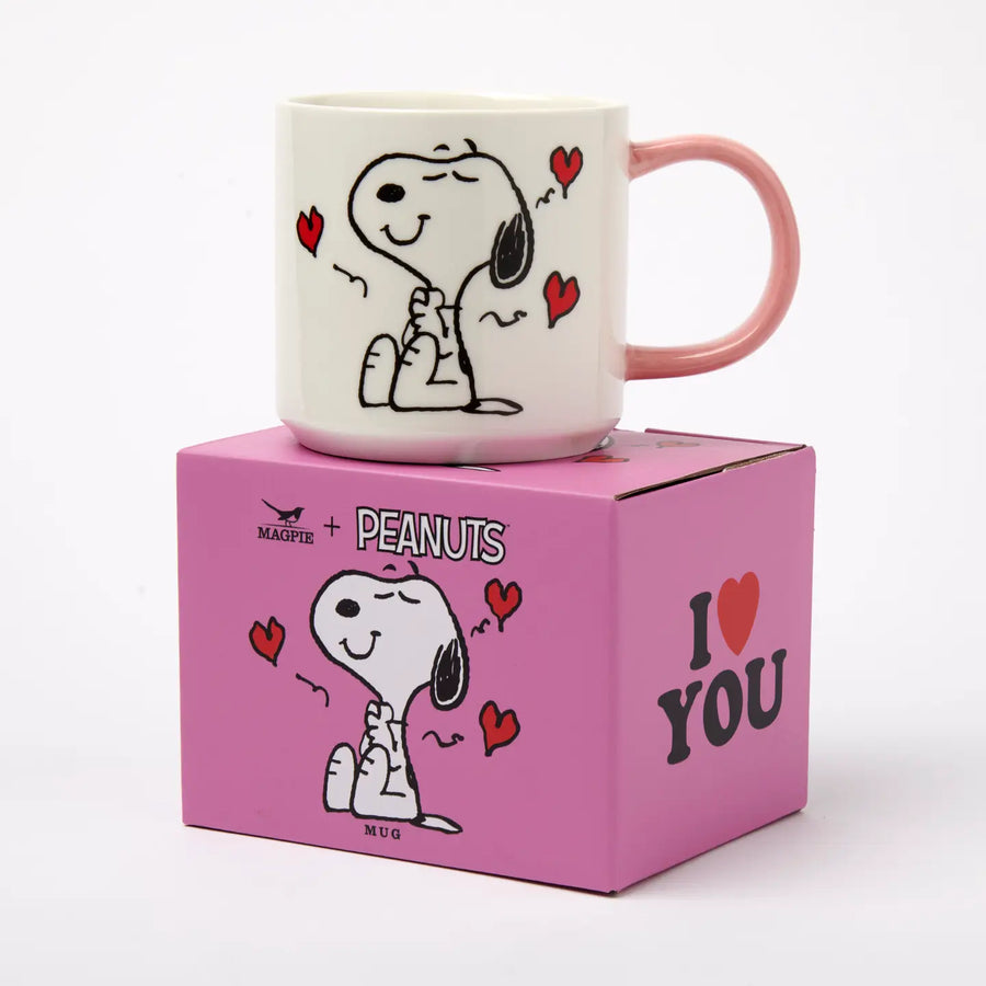 Peanuts Snoopy I Love You mug with its pink gift box