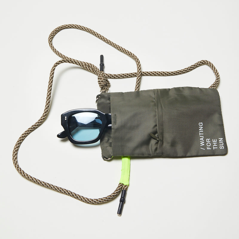 WAITING FOR THE SUN | Axel Black Frame Sunglasses - Black