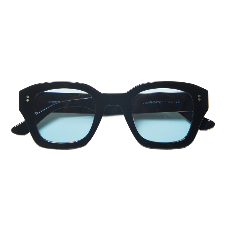 WAITING FOR THE SUN | Axel Black Frame Sunglasses - Black