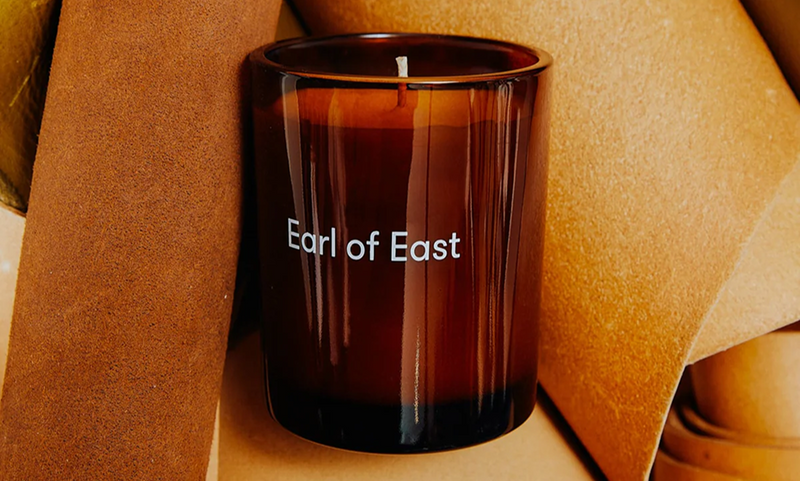 Earl of East candle on a wooden table